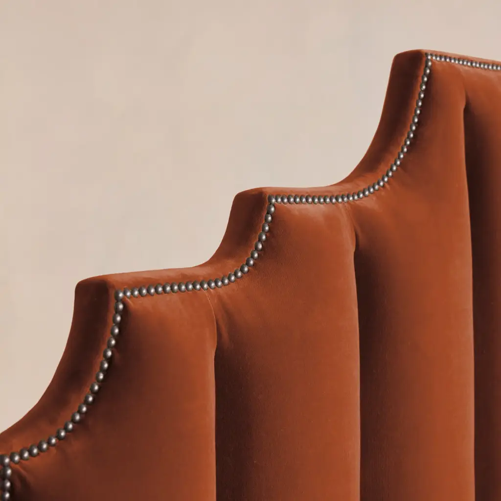 Velvet Bed Uplostry 3.webp
