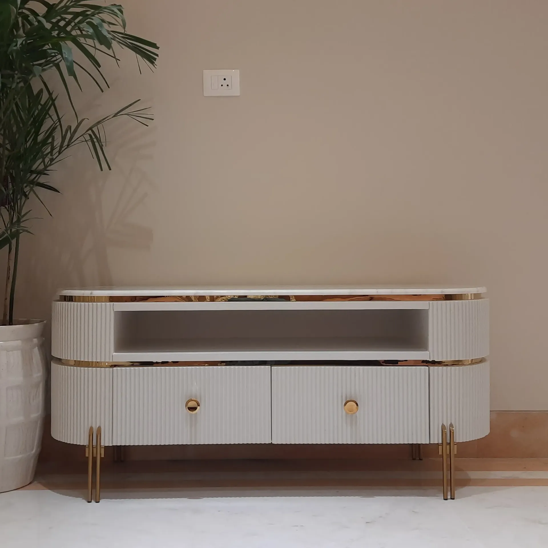 Taamaa White Console
