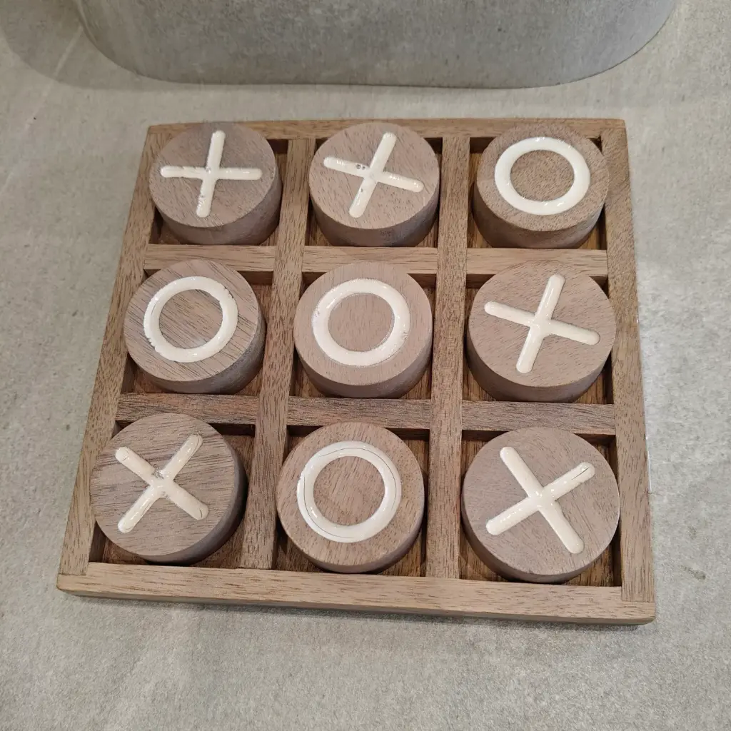 TIC-TAC-TOE BOARD GAME